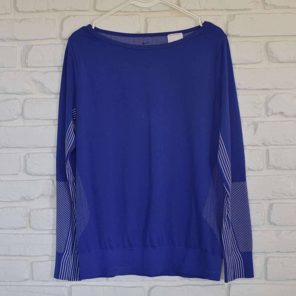 Nike Dri-FIt Long Sleeved